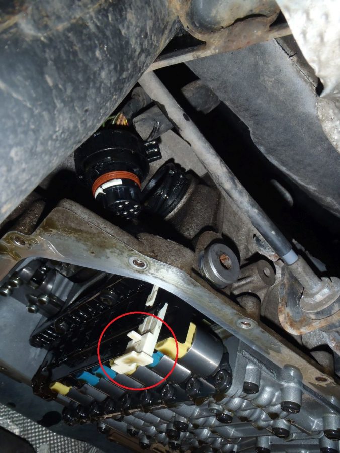 L322 Range Rover ZF 6HP Gearbox Connector Oil Leak Fix MotorRoam